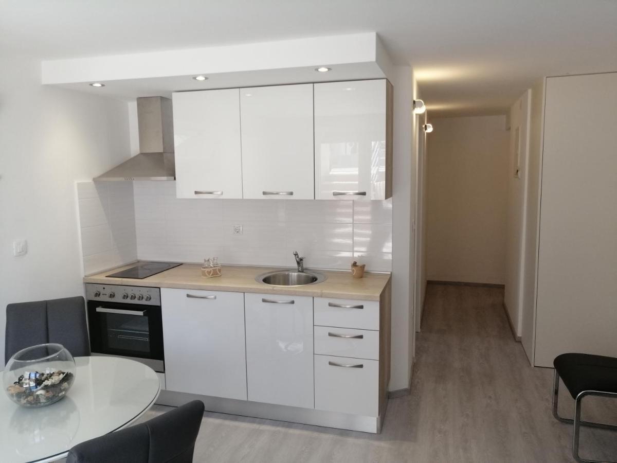 Apartment Leptir Podstrana Exterior photo