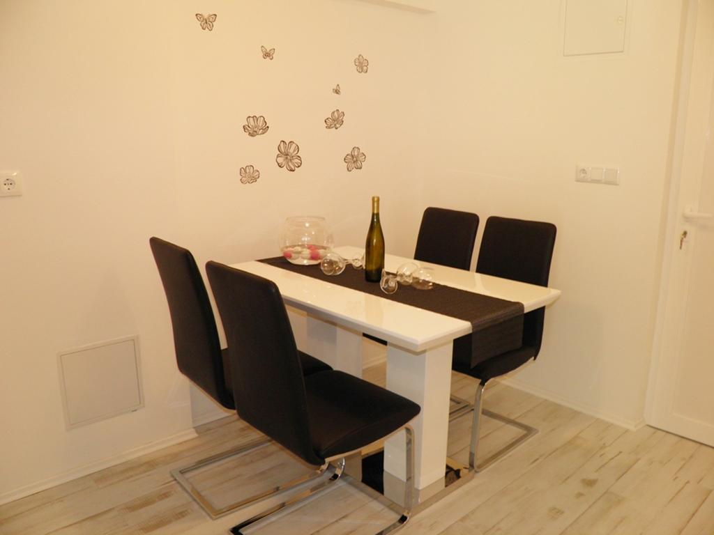 Apartment Leptir Podstrana Room photo